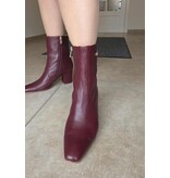 STEVE MADDEN 11004971-GENEEVA-CHERRY LACQ