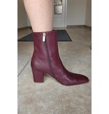 STEVE MADDEN 11004971-GENEEVA-CHERRY LACQ