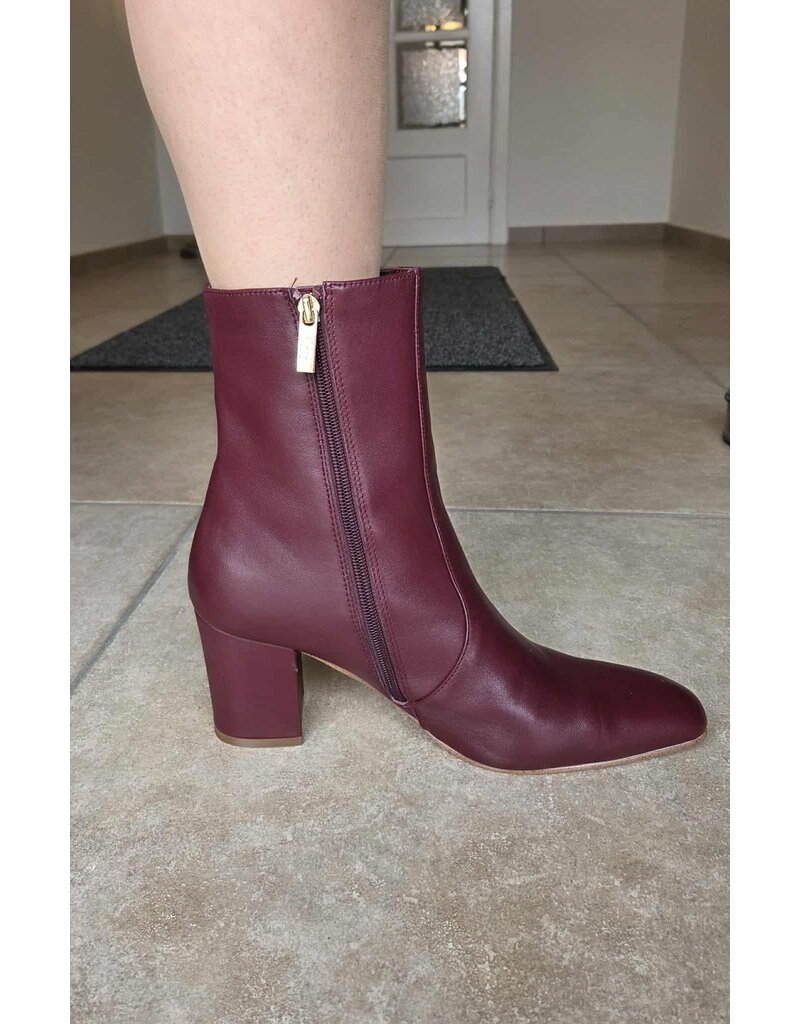 STEVE MADDEN 11004971-GENEEVA-CHERRY LACQ