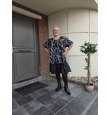 POMME ROUGE PARIS JURK MET RUCHES EN PRINT C6571 ZWART