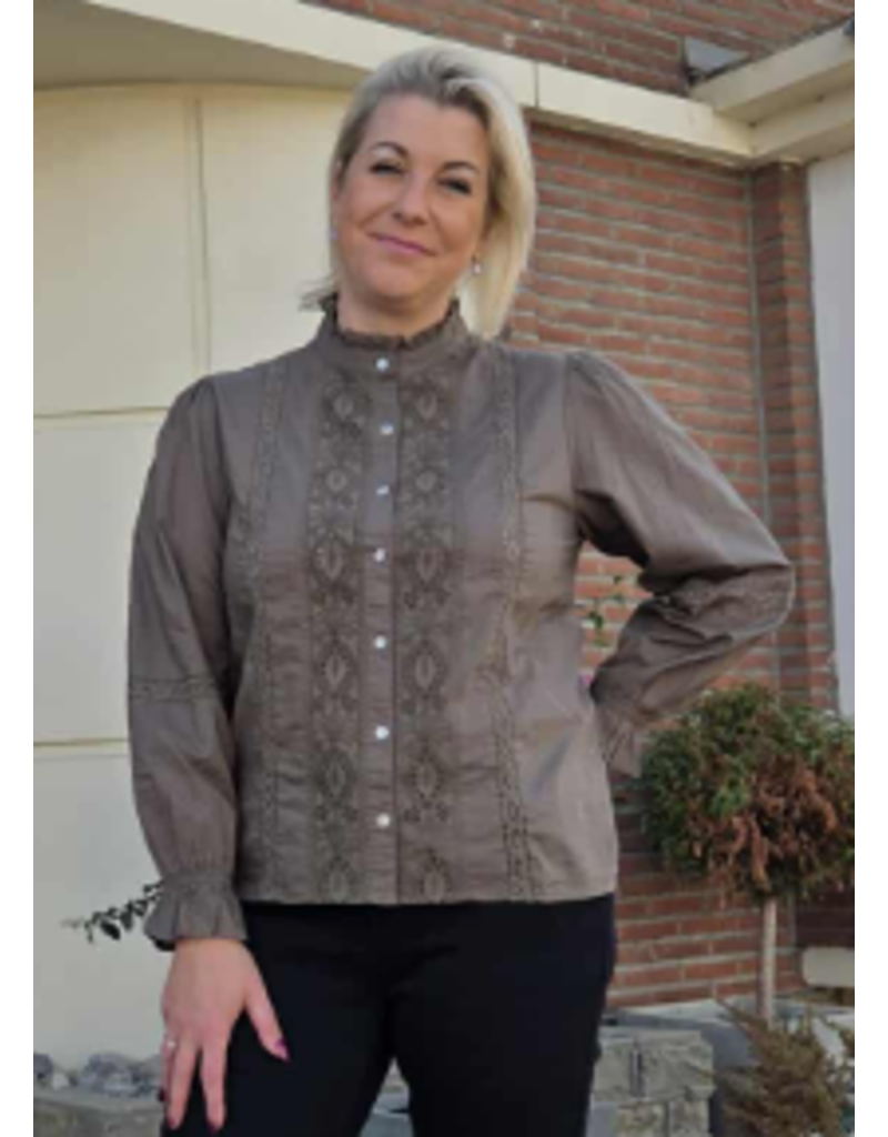 C'est Beau la Vie! 66CB2CH203-CHEMISE-DARK OLIVE