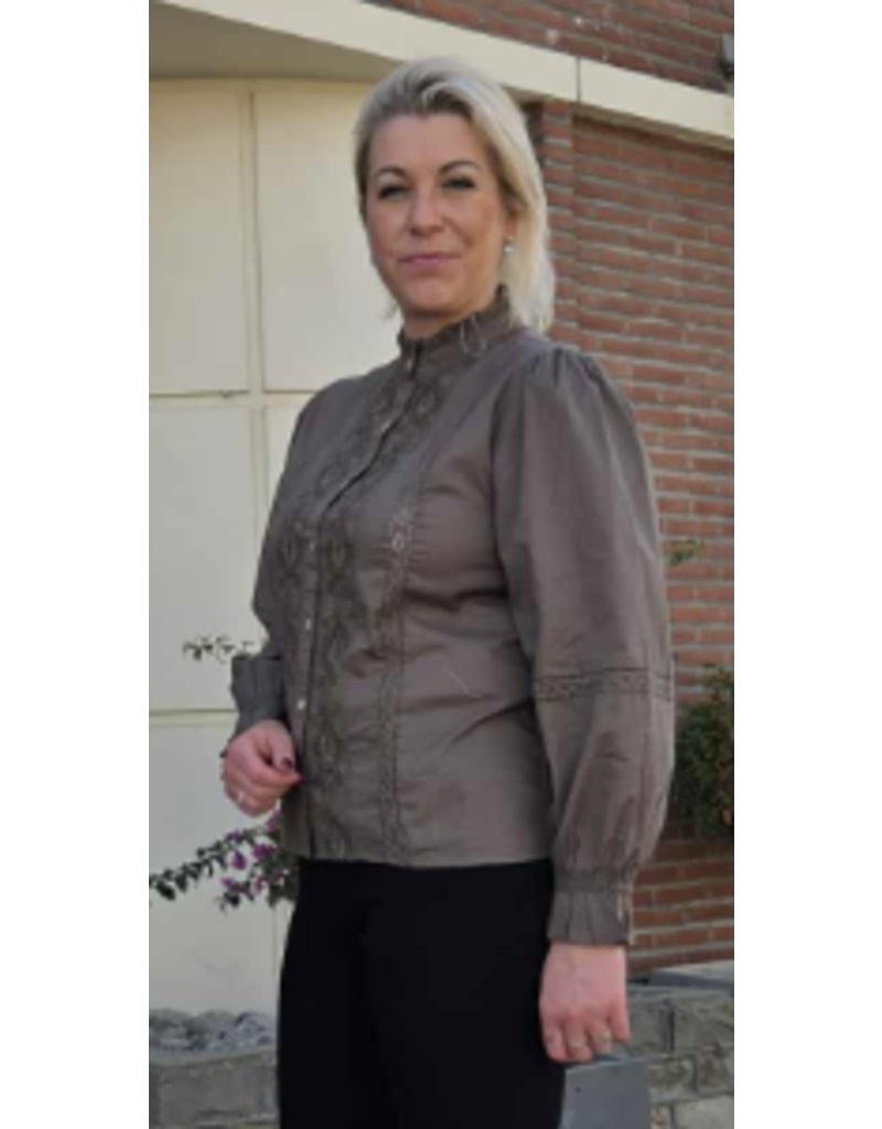 C'est Beau la Vie! 66CB2CH203-CHEMISE-DARK OLIVE