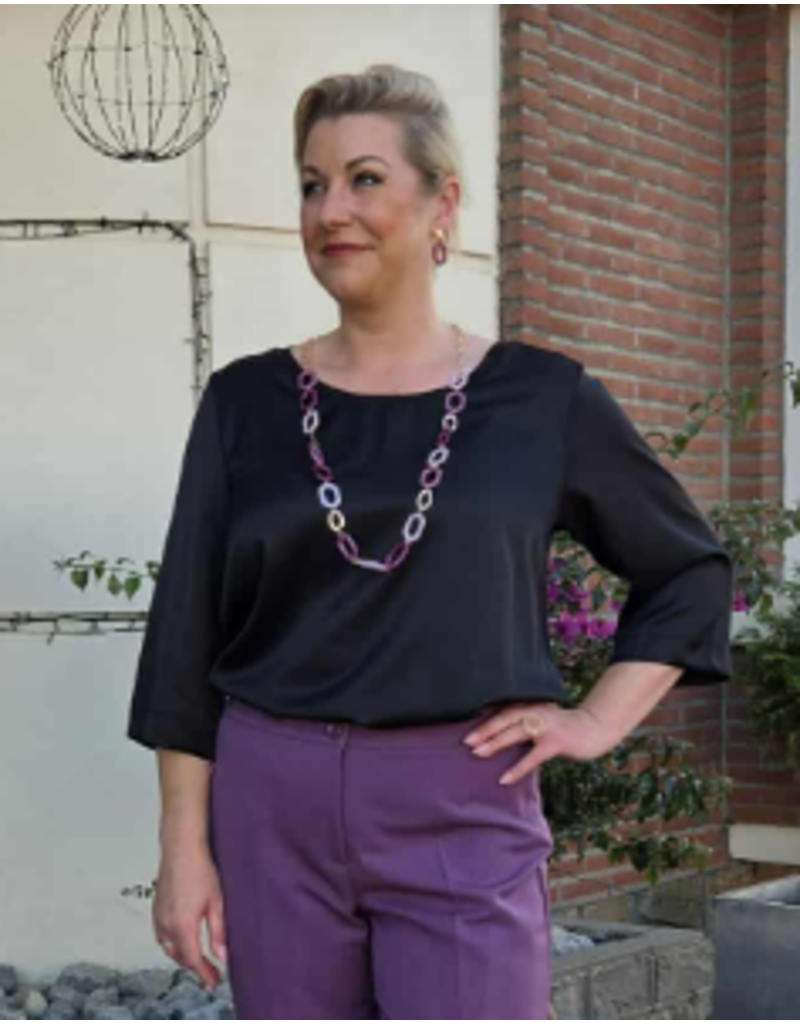 AMAGIA ACACIA-T-SHIRT-BLACK