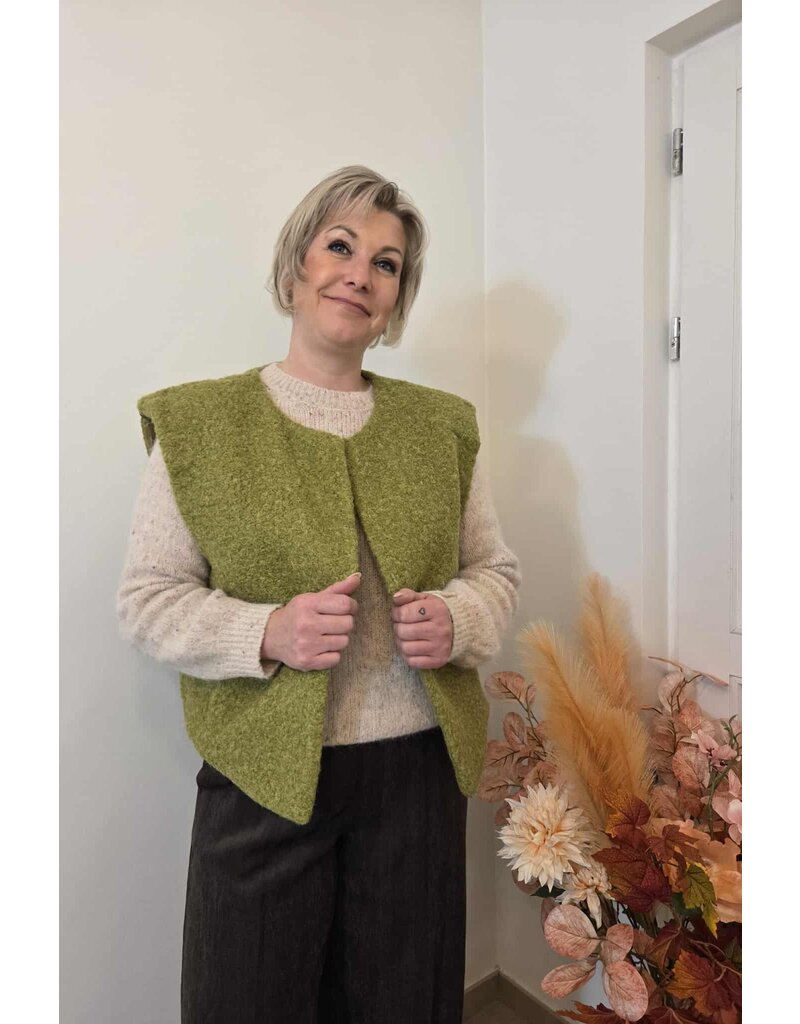 C'est Beau la Vie! 66CB2GI401-GILET-MOUSSE VERT