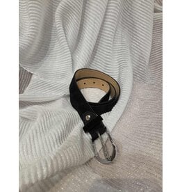 NESHIKA RIEM ZWART SUEDE