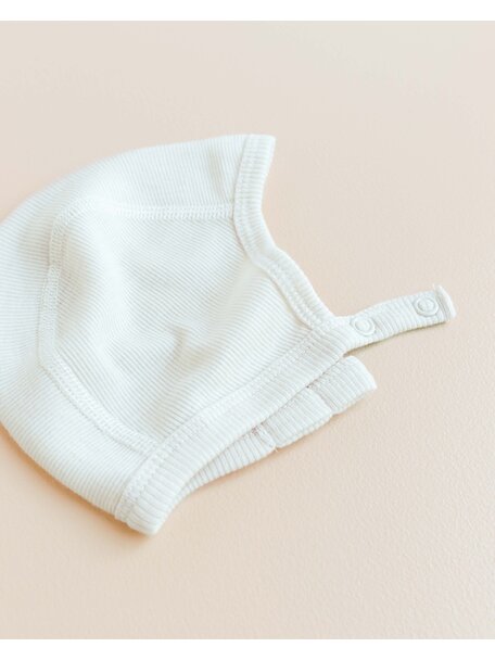 Unaduna Bonnet with press stud tiny rib wool - light mazarin
