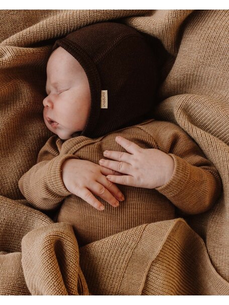 Unaduna Bonnet with press stud tiny rib wool - kladdkaka