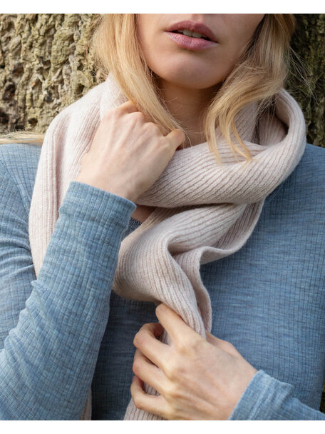 Unaduna Merino wool scarf - maca