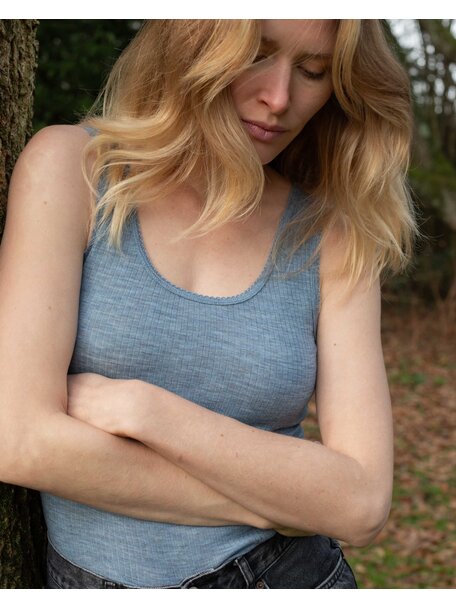 Unaduna Singlet of wool rib - nila