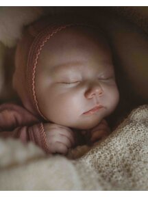 Unaduna Bonnet with press stud pointelle wool/silk - cameo rose