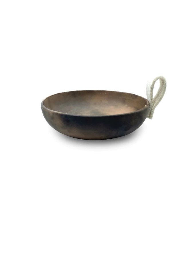 bowl 17 cm with felt loop - burned