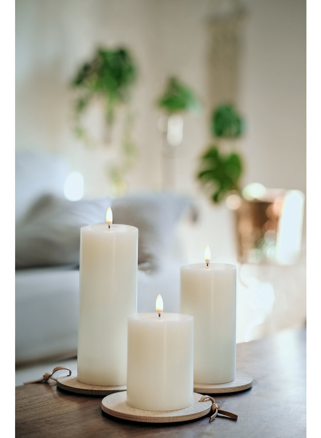 LED pillar candle, Nordic white, Smooth, 7,8x15