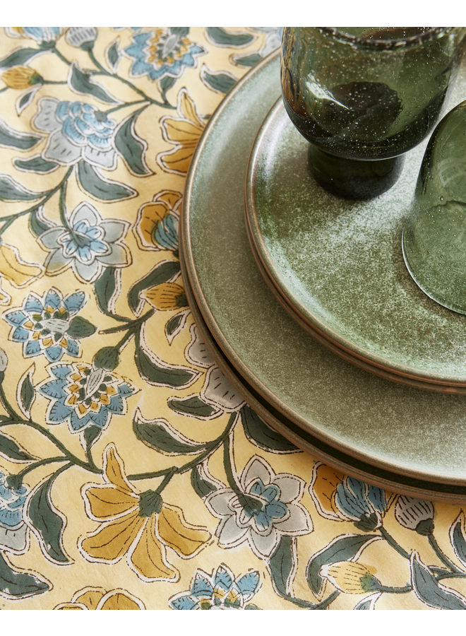 Tablecloth with indian bohemian flower print.