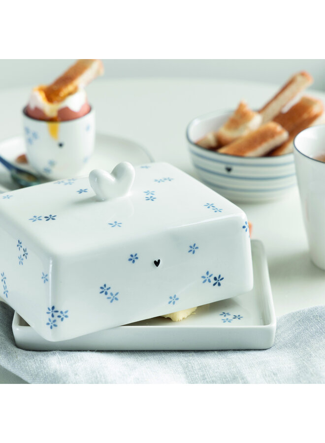 Butter Fleet White/Daisies in Blue