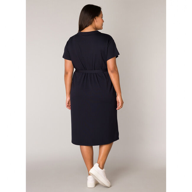 Kleed Base Level Curvy D.blauw Yenna 7000083