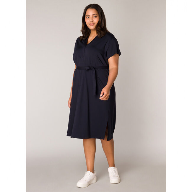 Kleed Base Level Curvy D.blauw Yenna 7000083
