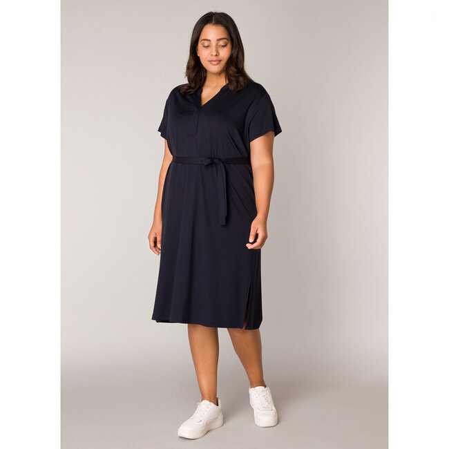 Kleed Base Level Curvy D.blauw Yenna 7000083