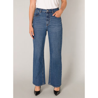Base Level by Yest Broek Base Level brede pijp mid blauw Amy 6000108