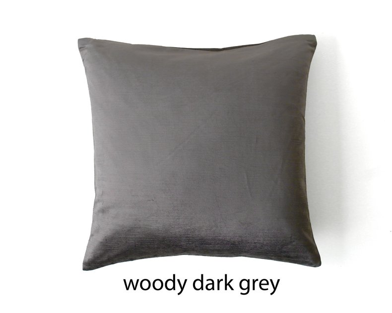 Woody Shiny Velvet Cushion