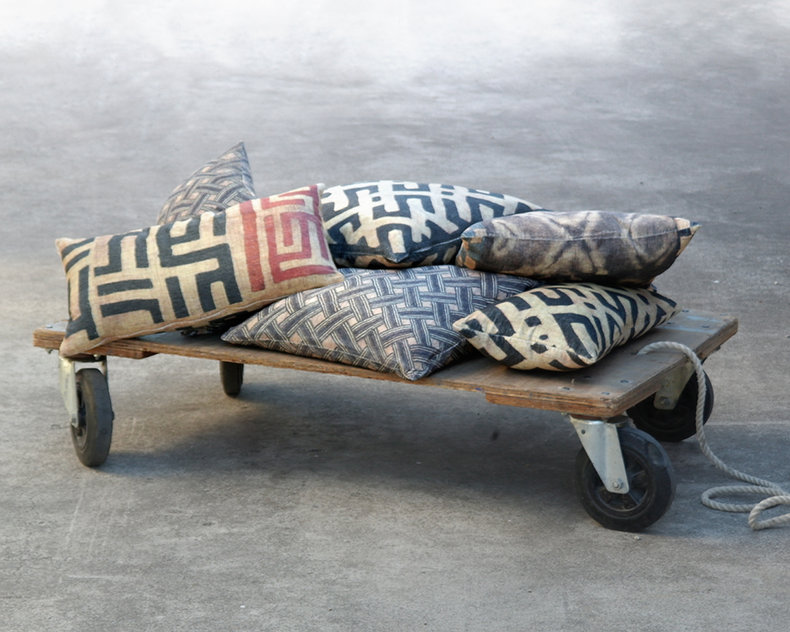 Luku velvet cushion cover kuba pattern