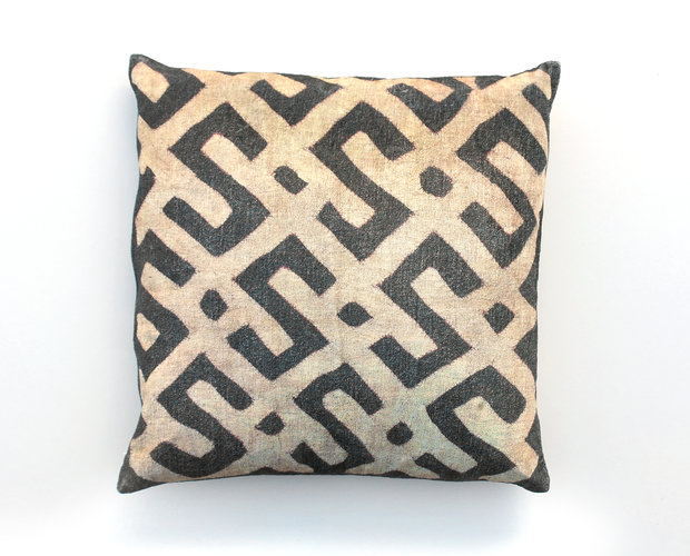 Saya velvet cushion cover