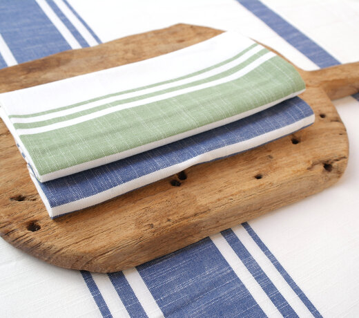 Timeless table linen by ML Fabrics, crafted from natural materials. Dutch design for a refined and sustainable table.
