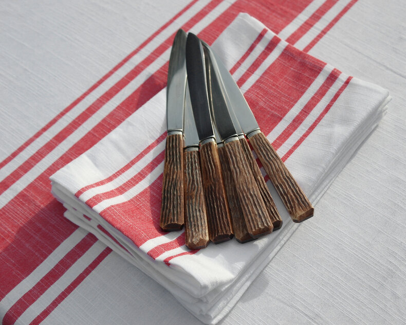 Lou tablecloth – summery table linen in cotton with linen texture