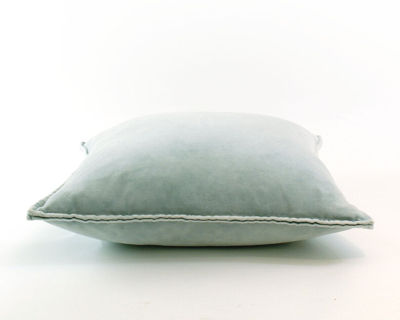 Pip stonewashed velvet blue cushion cover – 100% cotton with vintage look and double piping