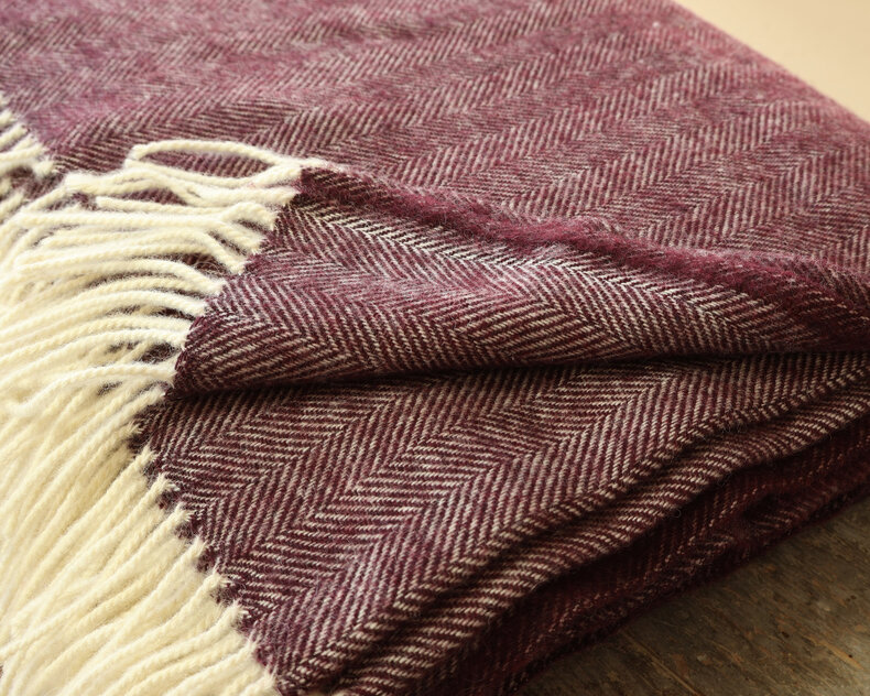 Storm Wool Throw 140x200 cm – Classic Herringbone Weave