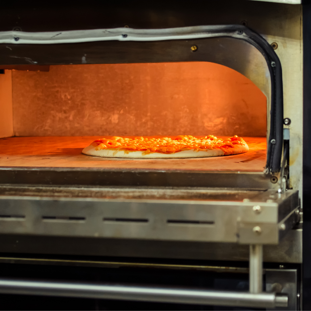 при какой температуре нужно выпекать пиццу в духовке фото 44