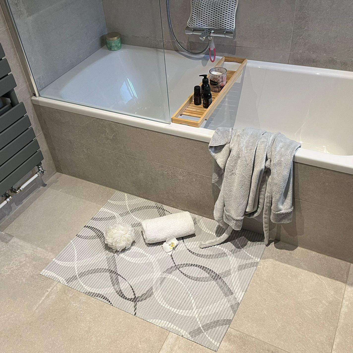 tapis salle de bain WAVE gris 65cm - Decorunner