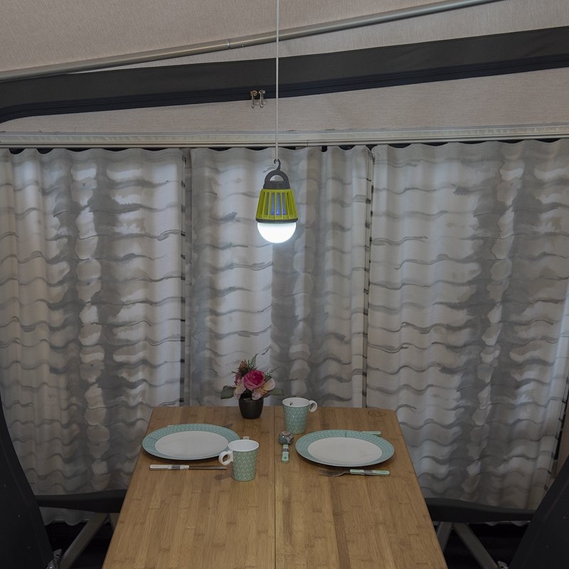 Oplaadbare camping- en insectenlamp