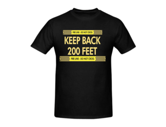 Keep back 200 feet borst + brandweer op rug T-Shirt