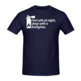 Feel safe at night borst + brandweer op rug T-Shirt