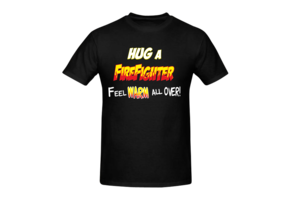 Hug a firefighter borst + brandweer op rug T-Shirt