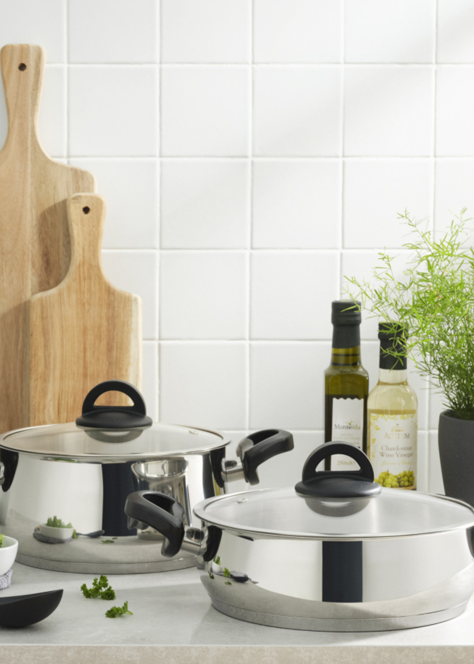 Karaca Florya 8 Pieces Black Antibacterial Handled Steel Cookware Set