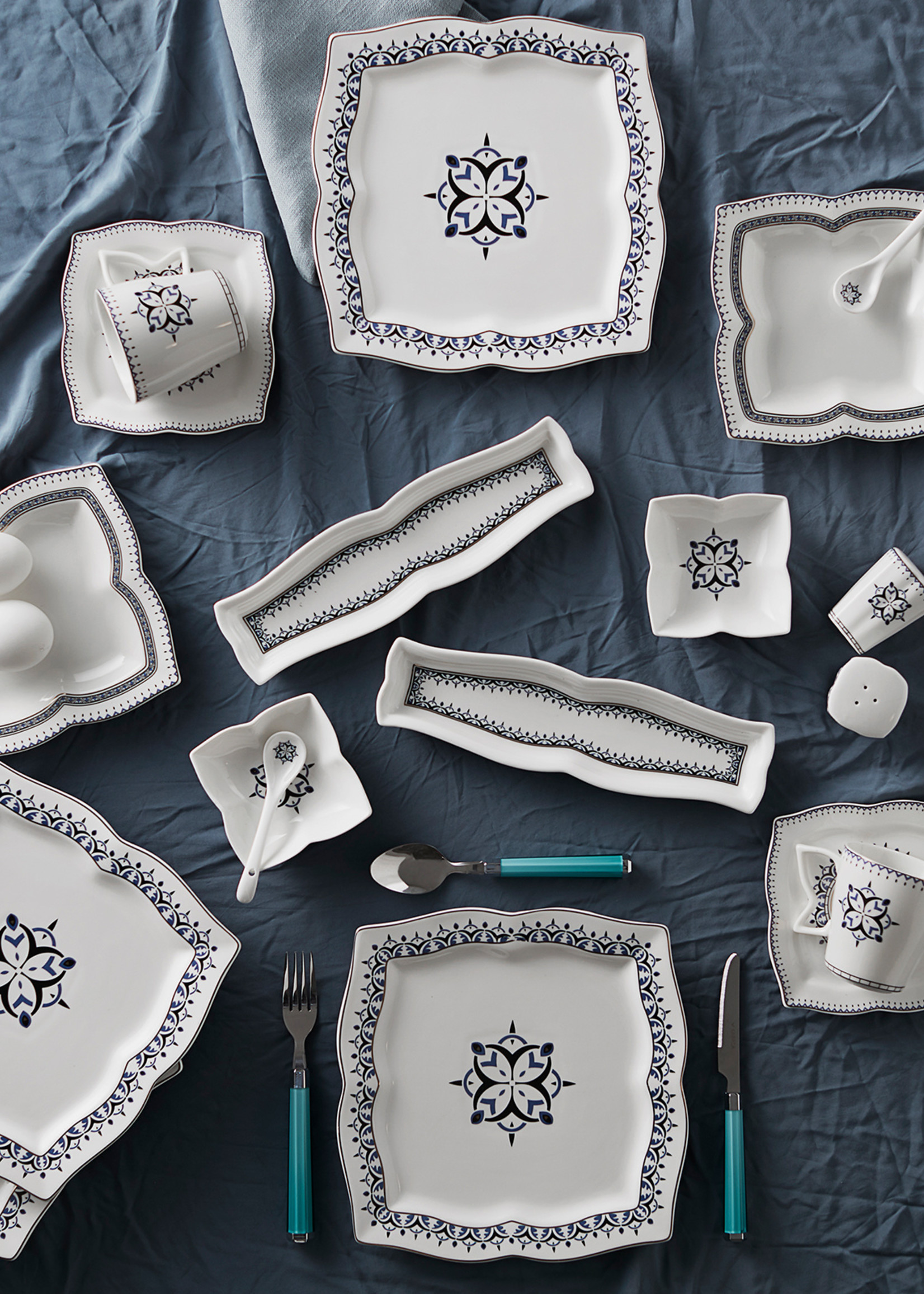 Karaca Blau 32 Pieces 6 Person Square Breakfast Set