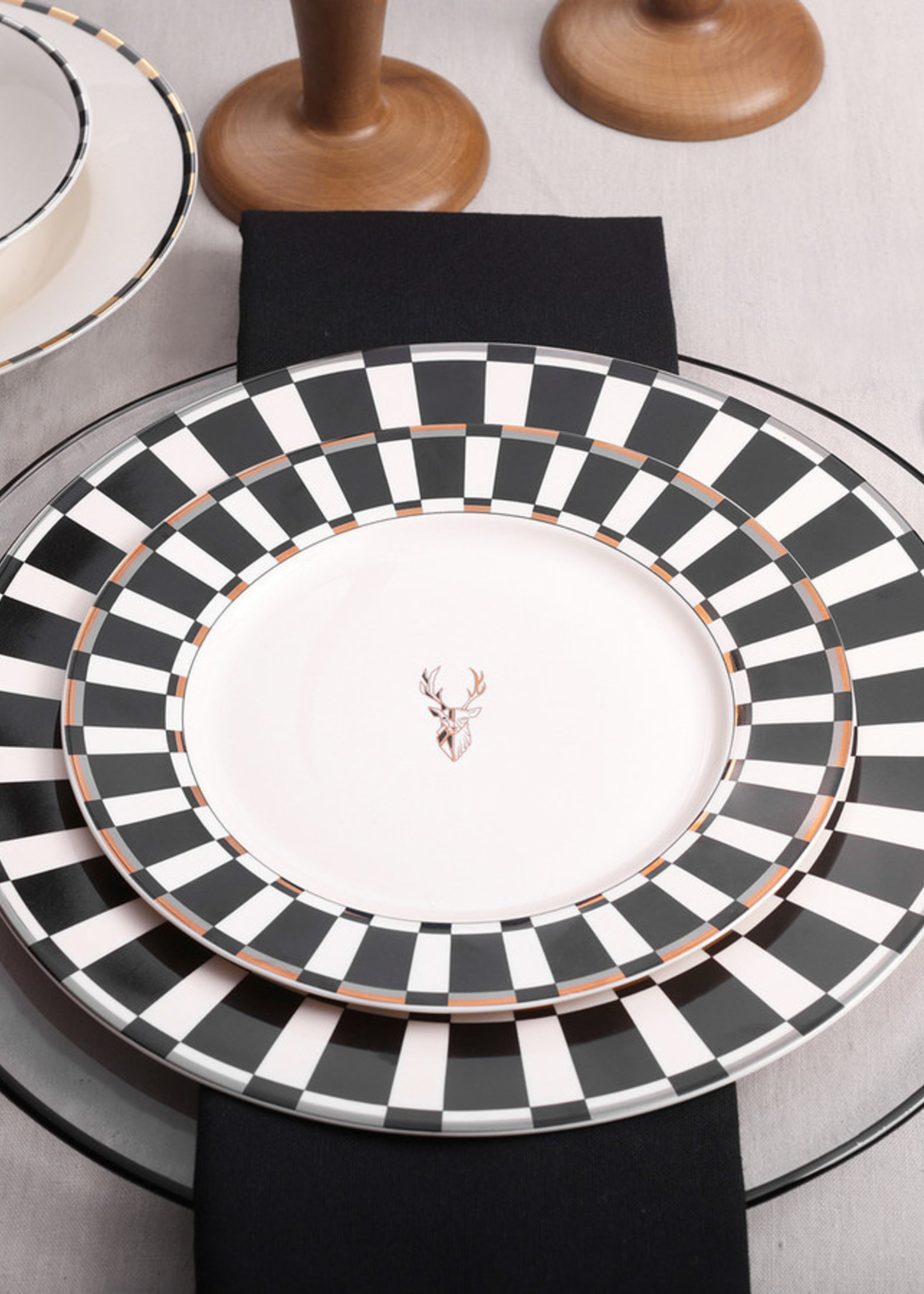 Karaca Aries Black 24 Pieces 6 Person Dinnerware Set