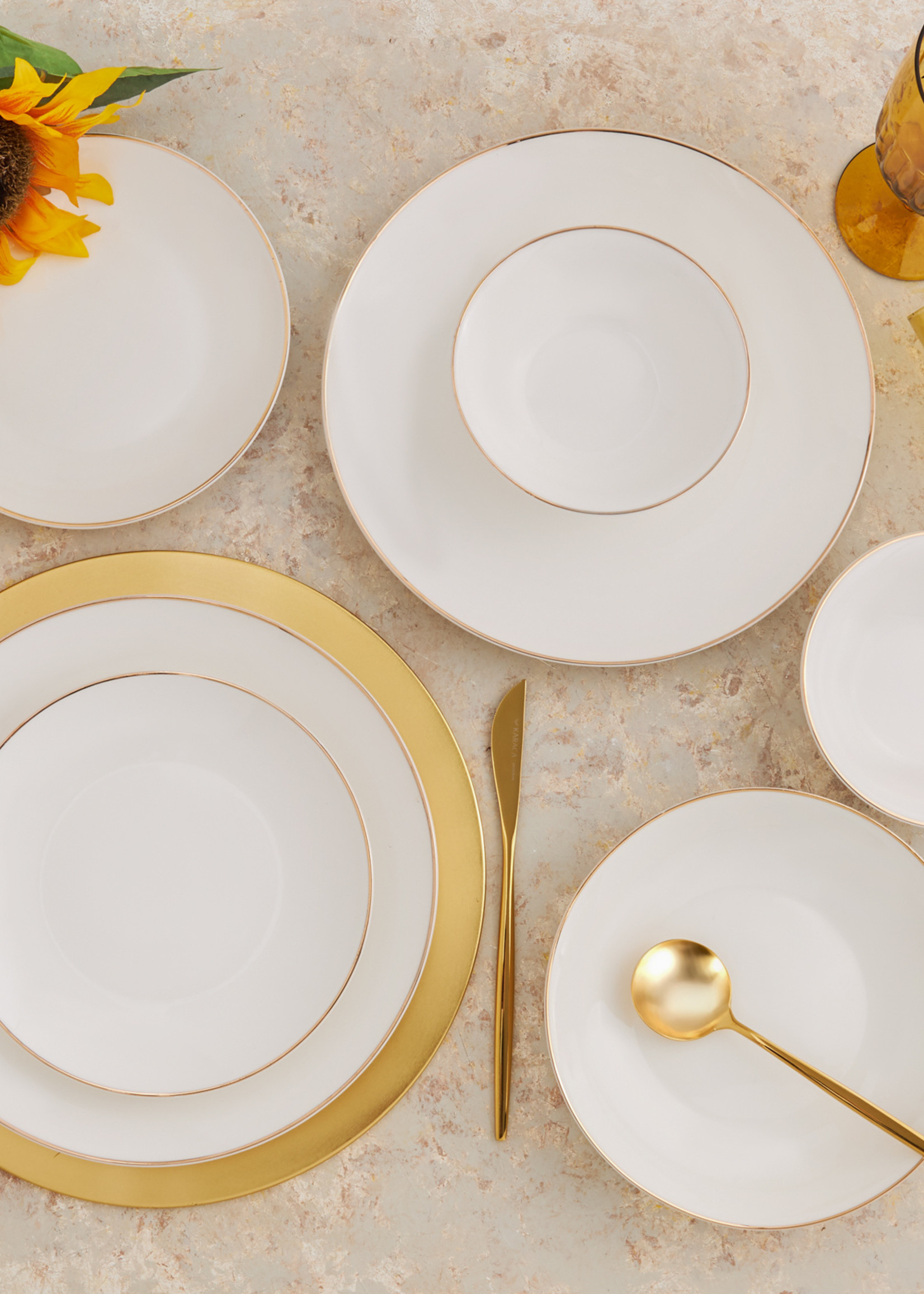 Karaca Alicia 24 Pieces 6 Person Porcelain Gold Round Dinnerware