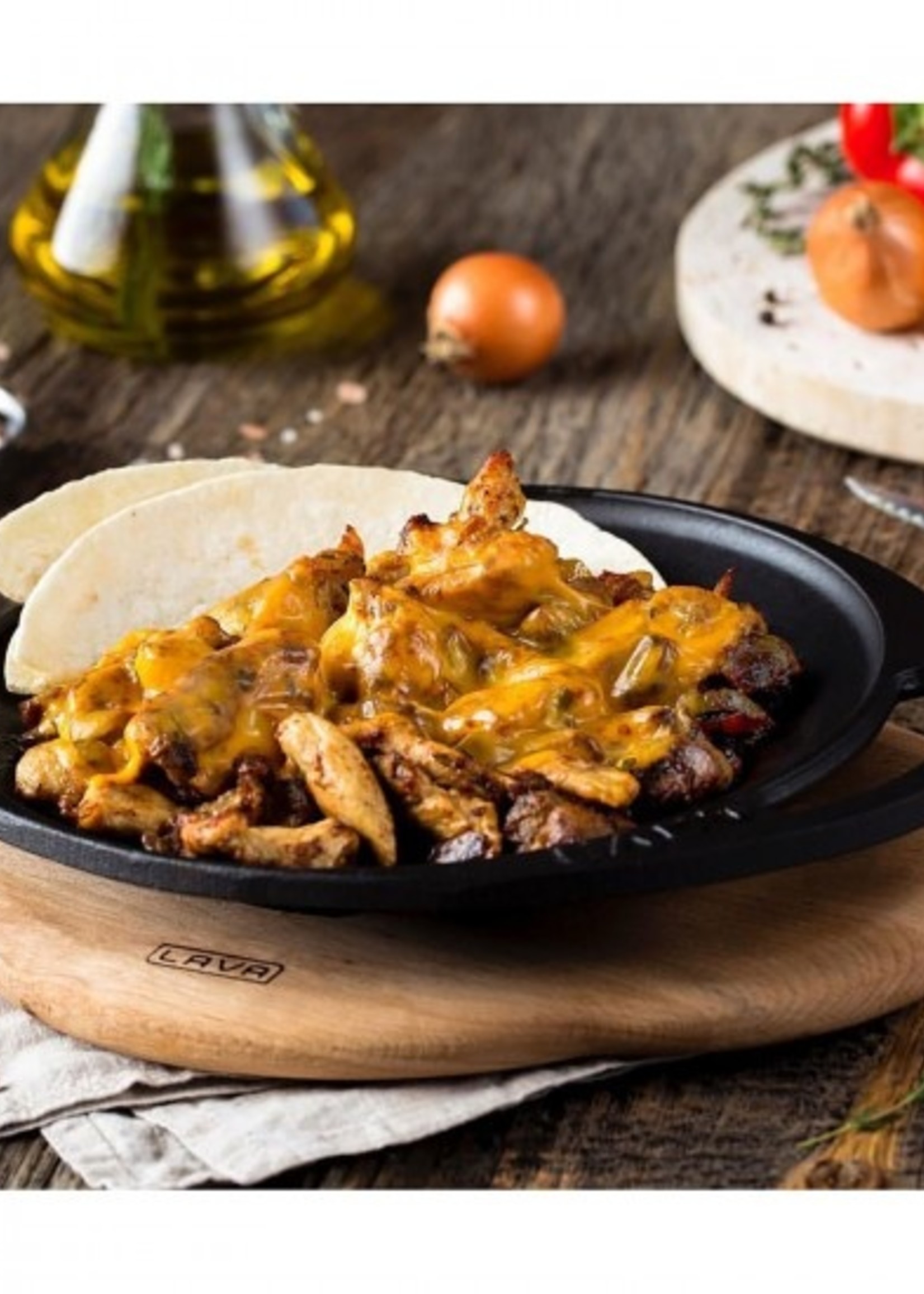 Lava Cast Iron Roasting Pan with Metal Handle and Wooden Base. NOT SUITABLE FOR INDUCTION AND GLASS STOVE ONLY FOR BARBECUE AND FIRE COOKS Diameter(Ø)28cm. LV ECO SK 28 T7 K4