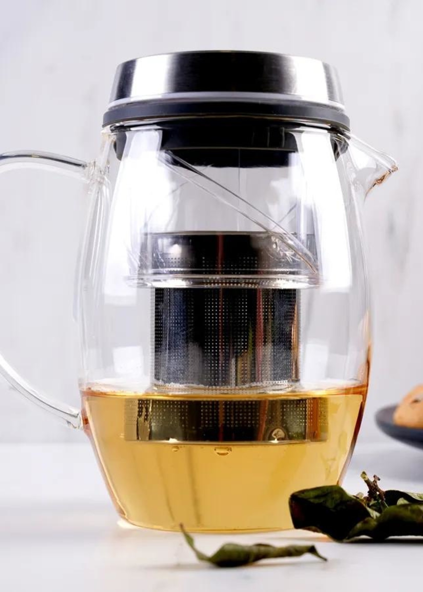 Karaca Oval Teapot made of borosilicate glass and stainless steel