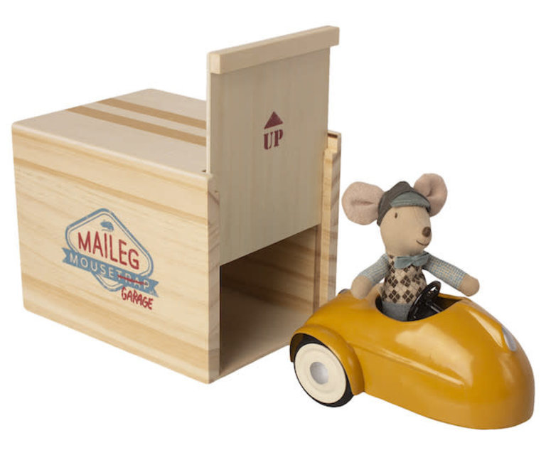 MAILEG MAILEG MOUSE CAR WITH GARAGE  - YELLOW