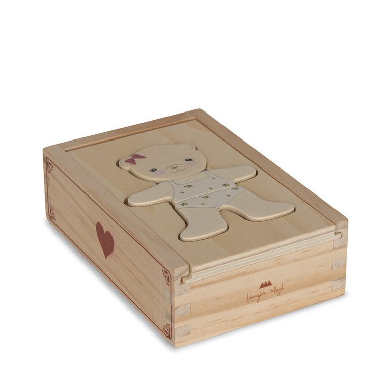 KONGES SLOJD KONGES SLOJD WOODEN TEDDY DRESS-UP PUZZLE - RED