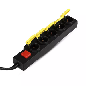 V-TAC Multiprise d’Extérieur - 5 prises - Câble 3 m inclus - IP44 Multiprise d’Extérieur - 5 prises - Câble 3 m inclus - IP44