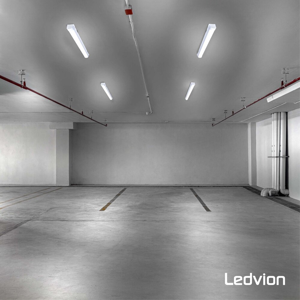 Ledvion Réglette LED 60 cm - Samsung LED - IP65 - 20W - 140 lm/W - 6500K - Raccordable - 5 ans de garantie