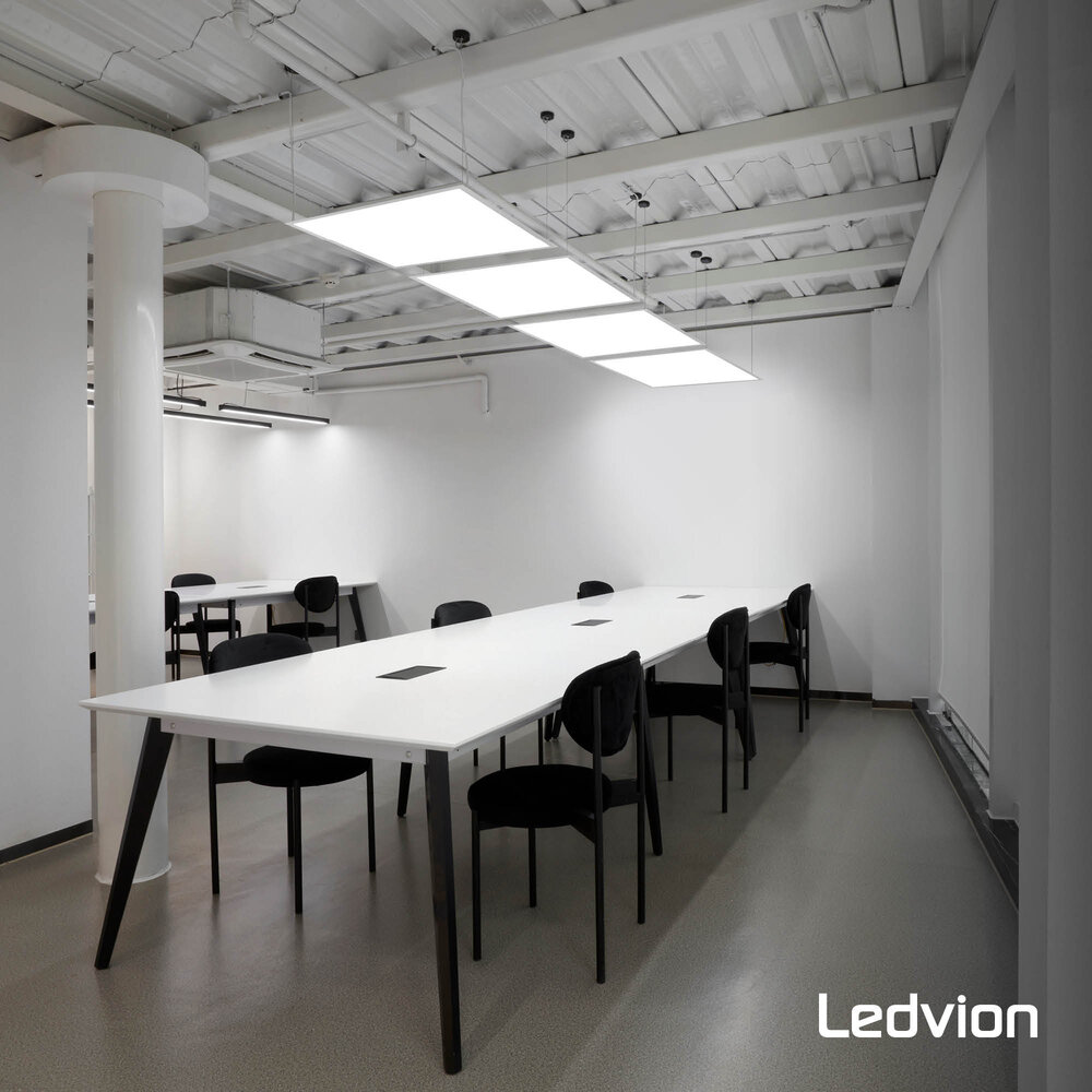 Ledvion Panneau LED 60x60 - UGR <19 - 24W - 210 Lm/W - 4000K - 5 Années Garantie - Classe énergétique A