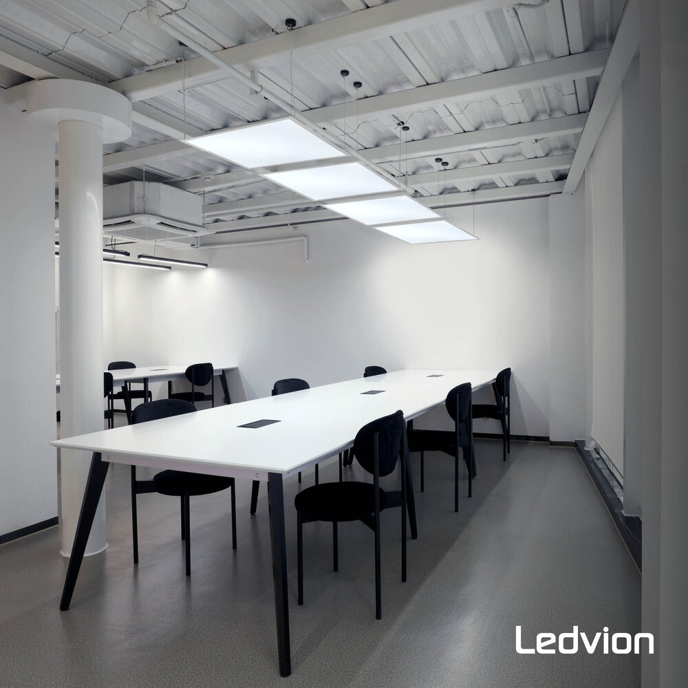 Ledvion Panneau LED 60x60 - UGR <19 - 24W - 210 Lm/W - 6500K - 5 Années Garantie - Classe énergétique A