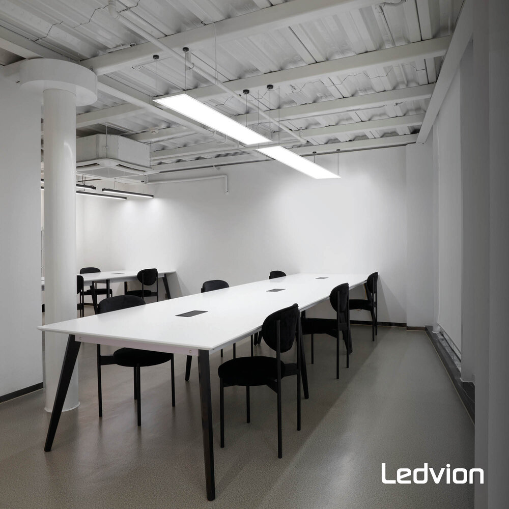 Ledvion Panneau LED 120x30 - UGR <19 - 24W - 160 Lm/W - 4000K - 5 Années Garantie - Classe énergétique A