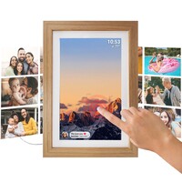 Tiqvi Cadre Photo Numérique - WiFi et Frameo App - Cadre Photo 10 Pouces - Ecran Tactile - Bois