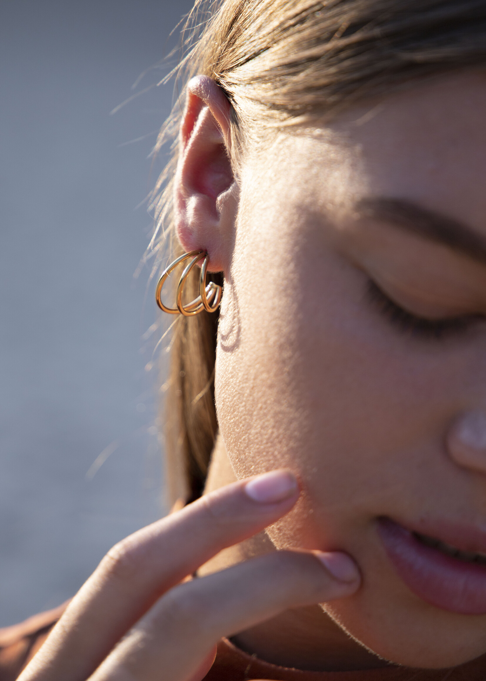 Bandhu Wire Earrings - Gold
